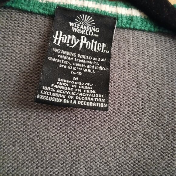Slytherin Sweater and Death Eater's Wand - Size Medium - Picture 6 of 10